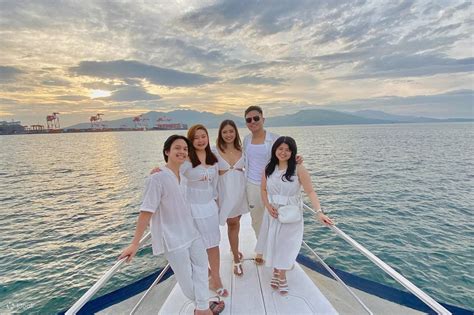 Sunset Cruise Subic Bay .